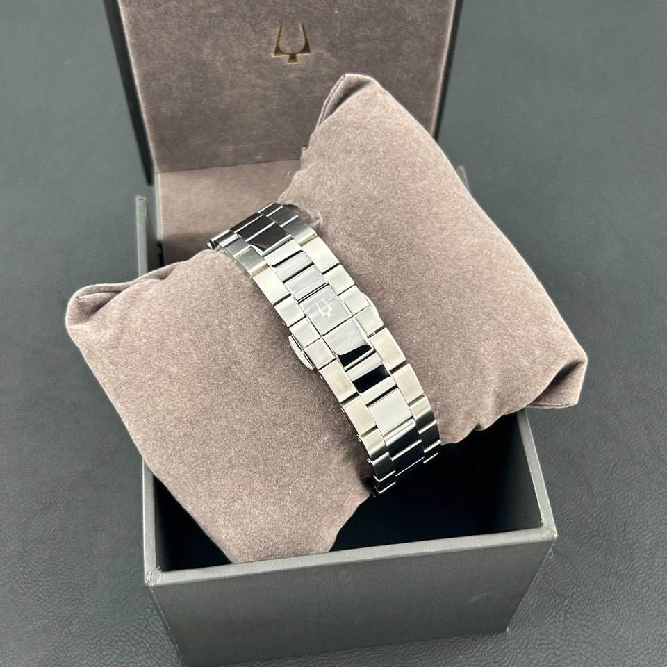 Bulova — Surveyor (96B436)